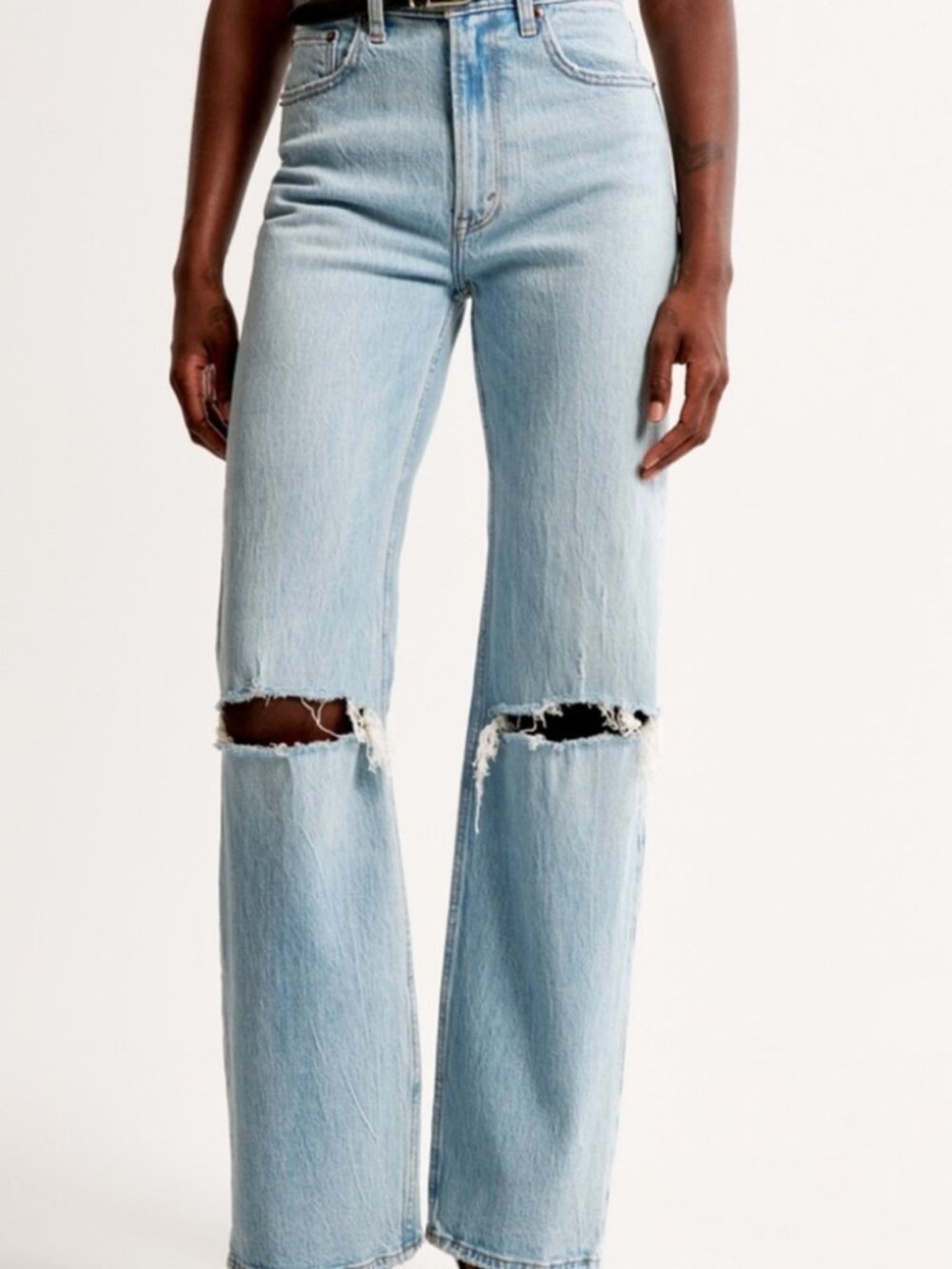 Abercrombie Curve Love Ultra High Rise 90s Straight Jean | 4R/ 27